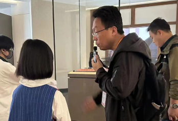 【金牌说】苏州博物馆西馆讲解 2.5H大咖细讲古今姑苏含耳麦【[金牌导游讲师团]他们博古通今，幽默睿智，善于挖掘文物背后的故事，用有趣的方式还原历史真相；】