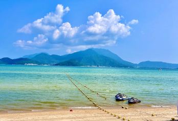 大梅沙海滨公园+金色海岸游艇+中英街+地王大厦深圳一日游【粤升级：即定即走随时出发 + 自愿选择当地美食小吃+可VIP私人订制小包团】