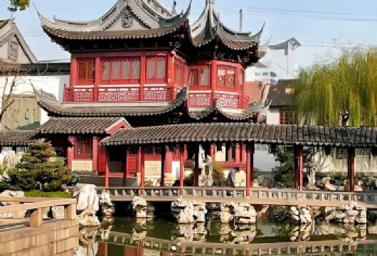 上海市内精华包团一日游（豫园+外滩+玉佛寺+品茶体验）【豫园里赏江南诗意、玩国潮。外滩夜灯火璀璨，展上海独特魅力。】