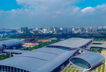 【广交会VIP礼遇】商务专车接送+地陪翻译+定制专属行程【中文司机服务，行程可根据客户意愿进行定制】