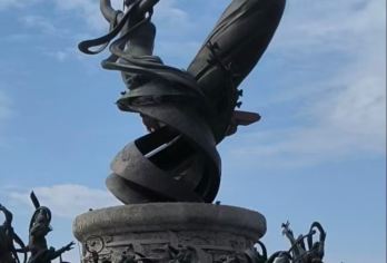 兵马俑+华清宫+驼铃传奇（千古情）一日游【兵马俑作为世界第八大奇迹，是西安乃至中国的文化名片，非常值得一去。来西安不去兵马俑不算到西安】