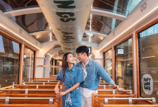 香港山顶缆车+天星小轮+尖沙咀+摩天轮【优选品质小团+纯玩】【全程一对一服务，可根据您出行人数和时间免费定制行程，为您省心省时，安全出行，服务至上。】