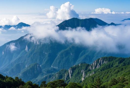 江西九江庐山美庐别墅+含鄱口+三叠泉一日游可中英文服务【可提供中英文及小语种导游服务-往返接送-可选导游】