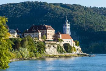 奥地利瓦豪河谷梅尔克修道院多瑙河畔克雷姆斯中文包车一日游【多瑙河明珠修道院 × 大片的葡萄园风光 × 特色小镇星罗棋布】