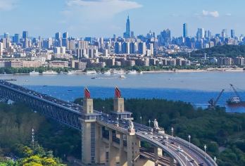 南京长江大桥+珍珠泉+老山国家森林公园+水墨大埝 包车一日游【游客至上，可根据游客要求定制游玩路线，自定义出发时间。严选车辆与司机，纵享高品质私家服务。】