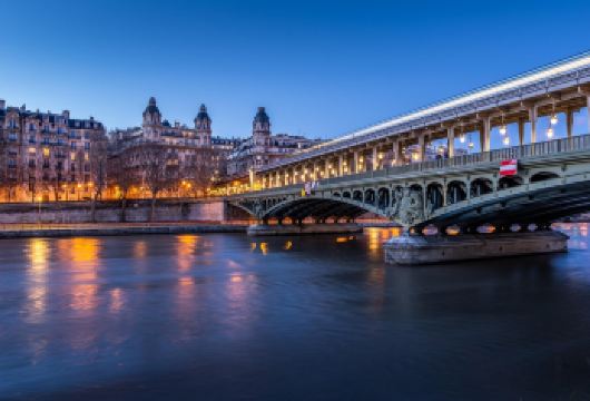 巴黎-市区地标象征-花都巴黎-中文司导【多/日游全日定制】【[中文司导可选]提供基础接送或中文导游，满足不同旅客需求】