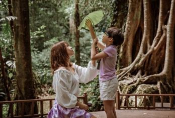 【亲子必选·6人小团】曼掌村深度文化一日行：当非遗小传人【沉浸式非遗手作体验工坊： 古法造纸、慢轮制陶、傣锦编织、贝叶经刻写 等，亲手创造独一无二的傣族记忆】