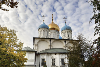 俄罗斯莫斯科国立大学-卢日尼基体育场【中文专车-悦享旅程】【中文专车出行，景点灵活调整，打卡经典，游玩自己定义，无需等待，专属贴心服务，尽享惬意旅程】