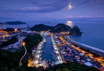 东北角海鲜料见学、太平洋大海体验【一日游】【豆腐岬是全台极大陆连岛地形景观，也是全世界极早发现珊瑚产卵纪录，五彩缤纷堪称太平洋的秘密海底花园】