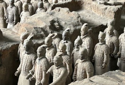 西安兵马俑+丽山园一日游【8-12人小团丨三环内上门接早】【兵马俑+丽山园（镇馆之宝-铜车马）重点IP逐一观览，一个不漏！亲子游更省心哟！】