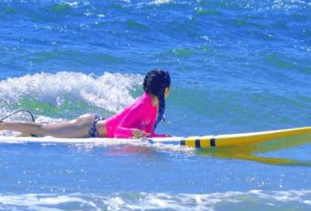 后海冲浪 珊瑚礁浮潜 专业教练 自然/尾波冲浪 赠送拍照【初学者冲浪圣地 零基础可玩 不需要会游泳 专业国职教练教学 轻松好上手】