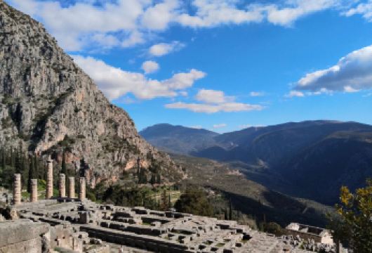 雅典往返科林斯运河-迈锡尼遗址-纳普良小镇-埃比达鲁斯古剧场【[定制包车游]专享中文司机独立包车，市区范围酒店上门接送，行程路线天数可根据个人需求调整。】