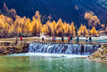 毕棚沟纯玩一日游【门票+正规旅游车+旅游意外险+多套餐可选】【[度假精选]全程纯玩·无购物+旅游意外险丨正规旅游大巴，保证1人1坐】
