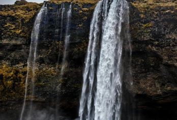 冰岛雷克雅未克-太阳航海者-蓝湖可追极光多日包车-精选【专属客服和本地中文司机，一家一团包车】