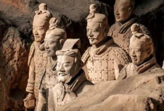 【深度游玩】秦始皇帝陵博物院（兵马俑）+丽山园一日游【涵盖兵马俑与骊山园，双景区人工讲解全程配备无线耳麦，在恢弘遗址中，倾听清晰的历史回响。】