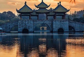 瘦西湖／大明寺／个园／何园沉浸式讲解【免费提供专属耳麦＋国家持证中级导游＋美景美食一镜到底】