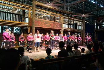 桂林龙脊地区深度游【高端定制】黄洛红瑶寨+龙脊梯田+龙脊峡【VIP小团高端定制、景点灵活可调、专属司机包车服务、让你全程安心省心放心。更多定制需求，欢迎咨询！】