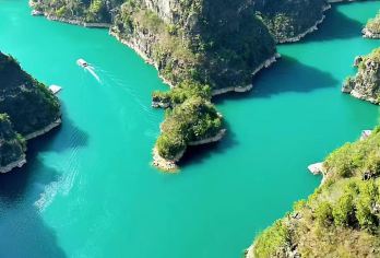 河南宝泉旅游区一日游【新乡出发+涯天下+宝泉大峡谷+纯玩】【1.2米以上18周岁以下，60岁以上老人，残疾证，军官证，学生证，教师资格证等，可选择双园学生教师票】