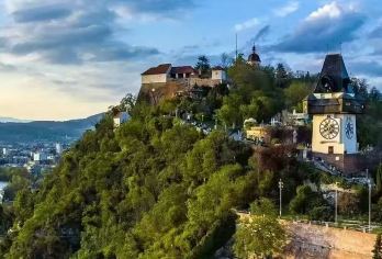 探秘格拉茨：在彩色民居与古老教堂间，读懂奥地利的温柔与厚重【包车游不拼车|中文司机服务|景点可调|可定制多日游】