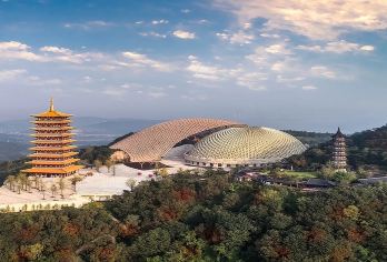 10人精品小团丨牛首山深度讲解I120分钟I含耳麦I不含票【[专属讲师深度解读]导游精讲佛顶宫建筑奥义与舍利文化，读懂每处细节的象征，知其然更知其所以然。】