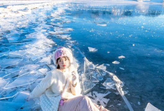 赛里木湖+果子沟大桥【送航拍∣含自驾票∣环湖5小时∣市区接送【[深度环湖]逆时针自驾环湖270°∣[冰蓝玉境-邂逅人间蓝宝石]】