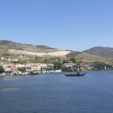 葡萄牙波尔图-杜罗河谷-皮尼扬-拉梅古【中文专车-惬意舒适】