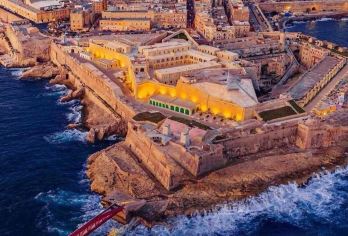 马耳他+维多利亚+塔尔米斯塔洞穴 | 中文司导 |定制包车 【维多利亚城是马耳他戈佐岛上一颗璀璨的历史明珠，它以古朴的石头建筑、壮丽的观景视角和独特的文化韵味】