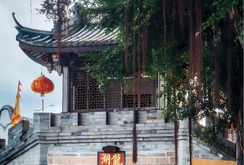 潮州纯玩1日游：龙湖古寨+潮州古城+牌坊街+开元寺【逛千年古寨与古城，访唐风开元寺、赏明清牌坊群，沉浸式感受潮汕文脉底蕴】