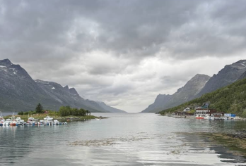 挪威特罗姆瑟+芬斯内斯+塞尼亚岛一日游【包车-跟团询客服】【中文专车出行，景点灵活调整，打卡经典，游玩自己定义，无需等待，专属贴心服务，尽享惬意旅程】