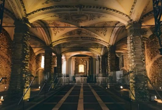 里斯本—埃武拉区环线包车一日游：古罗马遗迹与中世纪古城的时光【千年遗产密集打卡：串联古罗马、中世纪、大航海时代三层历史遗迹，沉浸式感受伊比利亚半岛的历史底蕴】