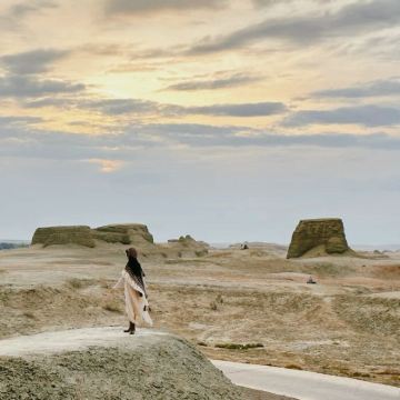 克拉玛依世界魔鬼城+艾里克湖+黑油山一日游【品质小团】