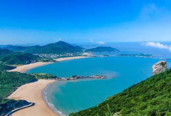 舟山朱家尖观音法界+南沙+大青山景区一日游（舟山往返接送）【[精华景点，一网打尽] 一次览尽大青山环海公路、南沙碧海金滩、观音法界禅意，融合山海风光与人文底蕴。】