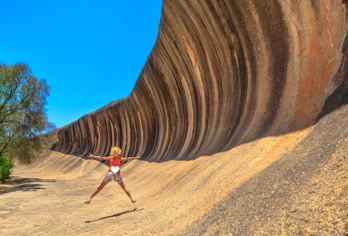 西澳大利亚珀斯波浪岩一日游【约克小镇丨浪漫花田丨黄金麦田】【[历史底蕴]约克小镇，19 世纪建筑与文艺小店交融，狭窄街道散发迷人气息，是购物者的天堂。】