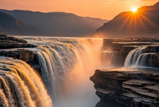 山西壶口瀑布+王家大院一日游【太原/平遥均可上车，纯玩团】【[多地选择]太原/平遥2出发地选择，返程均是只能太原下车】