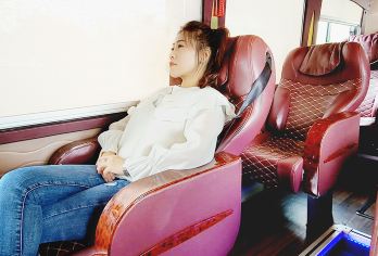 青海湖+茶卡盐湖+日月山一日游【接送8人小团｜头等舱大巴团】【[安心出游]本地20年一手地接社 青海省优质客运企业 十佳旅行社 自营车队 土著经验丰富司机带队】