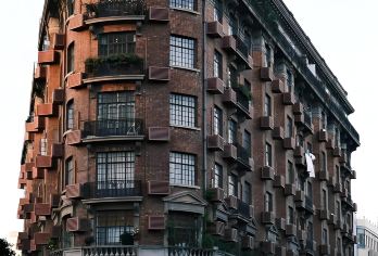 上海武康路+安福路+城隍庙+静安寺+上海老饭店+外滩一日游【专车接送|行程可调|可定制行程】