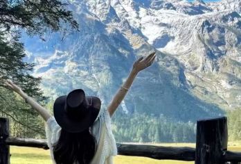 丽江玉龙雪山景区【云杉坪+蓝月谷】一日游+6-8人团【优质交通+本地老司机】