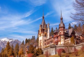 罗马尼亚吸血鬼城堡+派勒斯城堡+布拉索夫一日游【英语/西语】【饱览罗马尼亚 特兰西瓦尼亚 郁郁葱葱的森林和喀尔巴阡山脉 的壮丽景色】