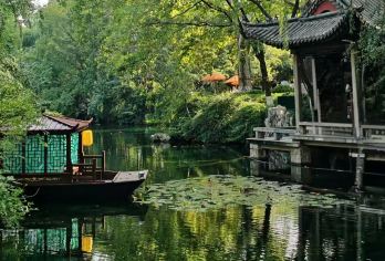 趵突泉+黑虎泉+千佛山+大明湖&百花洲历史文化街区【在一天内充分体验“泉城”的山、泉、湖、城之美】