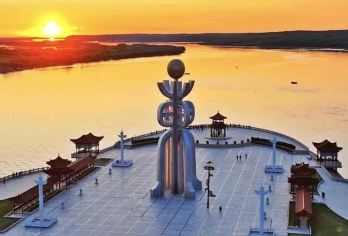 抚远东极广场观日出【赴一场东极日出 等一场人间浪漫】