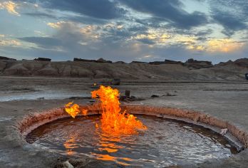 库车独库公路终点+拜城烈焰泉+千佛洞+天山神秘大峡谷1日游【库车小众景点线路+穿越独库公路南段+探秘地狱之火烈焰泉景点+文化历史探寻之旅】