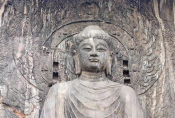 龙门石窟·大咖讲解员·探寻大唐历史【小拼团·包团】【[天阙妙境]峥嵘两山门，共挹一水，钟灵毓秀，山水相依，千年来静静承载着千年深厚的佛教文化】