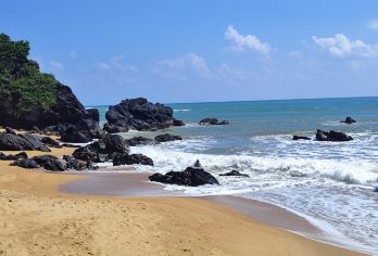 【万宁全景】燕子洞+滨海公路+童话灯塔+锋味同款咖啡DIY【A套餐：海口进出+往返接送+午餐；B套餐：万宁进出+往返接送】