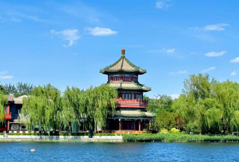 北京  天坛+恭王府+什刹海北京的漫画天一日游【明清帝王祭祀场所，圜丘坛内主要建筑有圜丘坛、皇穹宇等等，祈谷坛内主要建筑有祈年殿、皇乾殿、祈年门等。】