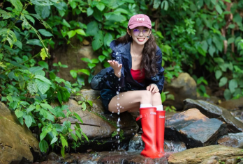 基诺山雨林徒步一日游|赠傣迪+多元项目+土著向导+纯玩小团【「雨林穿越 + 溯溪踏浪 + 植物科普 + 秘境探索 + 雨林午餐」多重玩法，动静皆宜适配全年龄段】