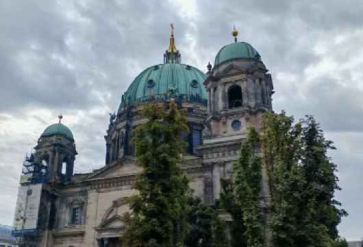 德国柏林市区游&景点任选【10H包车+中文司机+周边包车】【尊享一对一高端行程定制，豪华包车专属礼遇，专业旅行顾问24小时恭候垂询。】