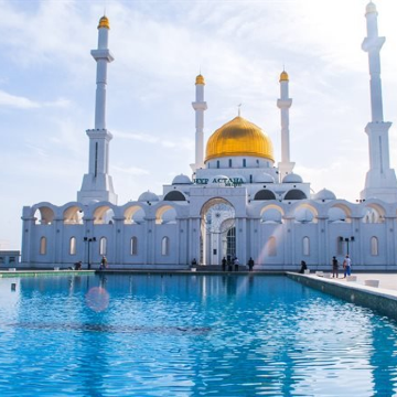 阿斯塔纳歌剧院+ 升天大教堂+阿斯塔纳清真寺 +伊希姆河河畔