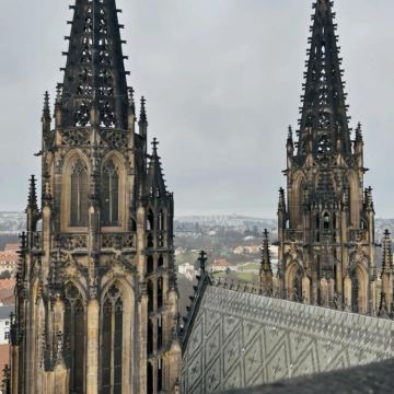 捷克布拉格-跳舞的房子-黄金巷-火药塔-全境包车-私享行