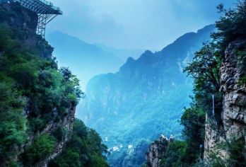 北京天云山风景区一日游【独立包车/团建春游家庭游/上门接送】【天云山景区不仅具有真露寺、娘娘庙、天和宫的深厚文化底蕴，又可以夜宿古人居，体验一把武林外传的诙谐！】