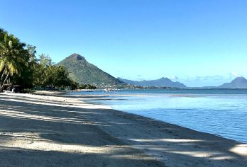 【中文司导包车游】路易港+蓝湾+天涯海角+大浪湾+自然桥【中文司机+酒店接送+贴心管家[畅游80+国家，800+城市]】